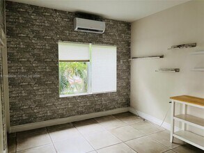 1536 Polk St in Hollywood, FL - Building Photo - Building Photo