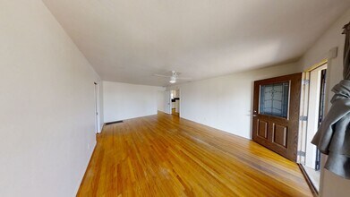 6134 Dorothy Dr in San Diego, CA - Foto de edificio - Building Photo