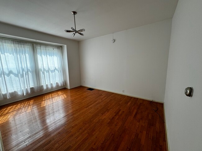 148 Harvard St, Unit #1