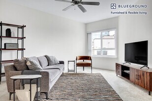 250 Bellevue Way NE in Bellevue, WA - Building Photo