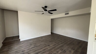 221-223 E Mead St in San Jacinto, CA - Building Photo - Building Photo