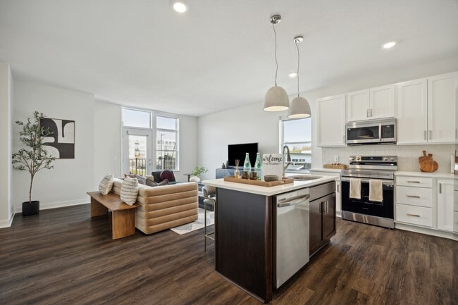 The Espen Residences in Oakdale, MN - Building Photo - Building Photo