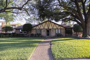 1504 Flintwood Dr, Unit Suite in Richardson, TX - Building Photo