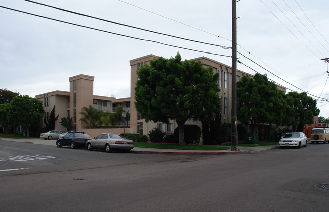 La Playa Corona in San Diego, CA - Building Photo - Building Photo