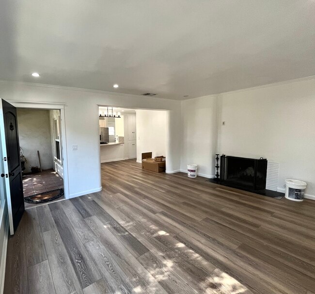 5351 Packard St, Unit 5355 in Los Angeles, CA - Foto de edificio - Building Photo