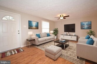 7045 MacBeth Way in Eldersburg, MD - Building Photo - Building Photo