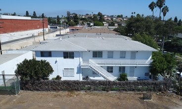 3213 Bartdon Ave in Inglewood, CA - Building Photo - Building Photo