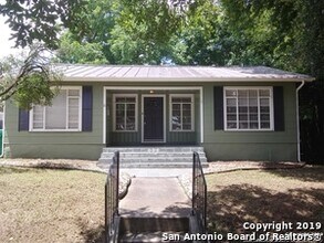 111 Blue Bonnet Blvd in San Antonio, TX - Building Photo - Building Photo