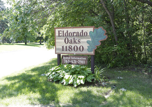 Eldorado Oaks/Maples Apartments in Coon Rapids, MN - Foto de edificio - Building Photo