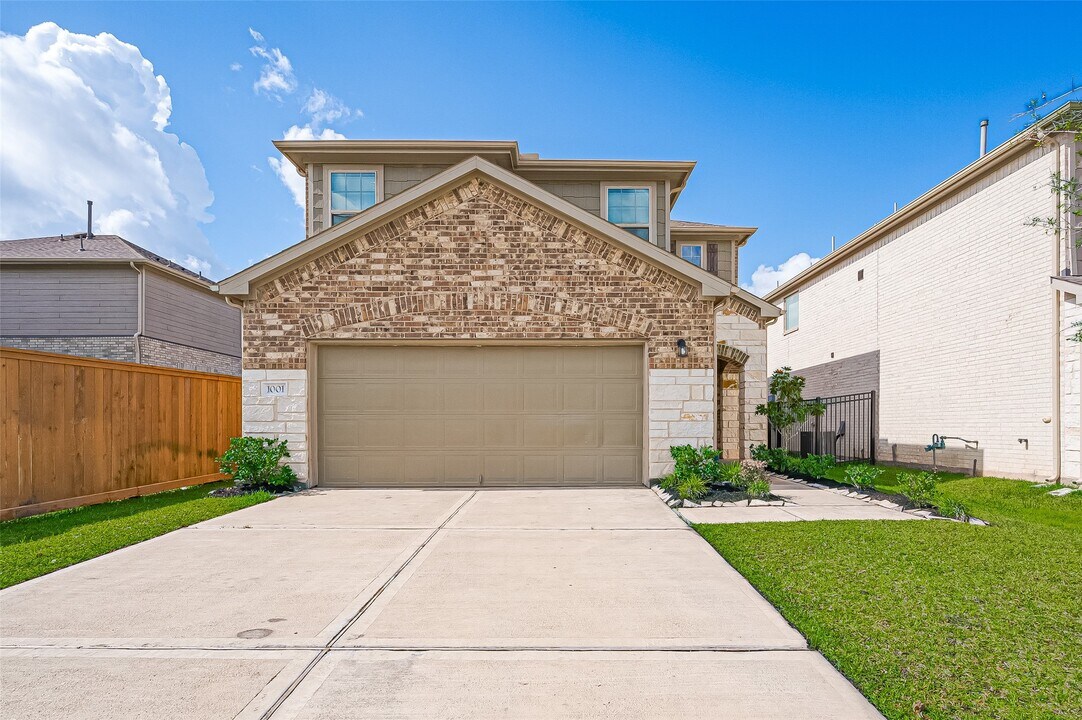 1001 Laguna Cv Dr in Katy, TX - Building Photo