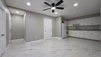 12 3rd St in Frostproof, FL - Building Photo