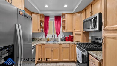 24115 Evans Ave in Santa Clarita, CA - Building Photo - Building Photo