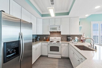 365 E Beach Blvd in Gulf Shores, AL - Building Photo - Building Photo