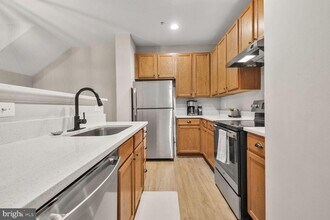 42284 Terrazzo Terrace in Aldie, VA - Building Photo - Building Photo