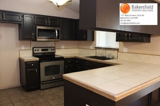4512 Gorbett Ln in Bakersfield, CA - Building Photo - Building Photo