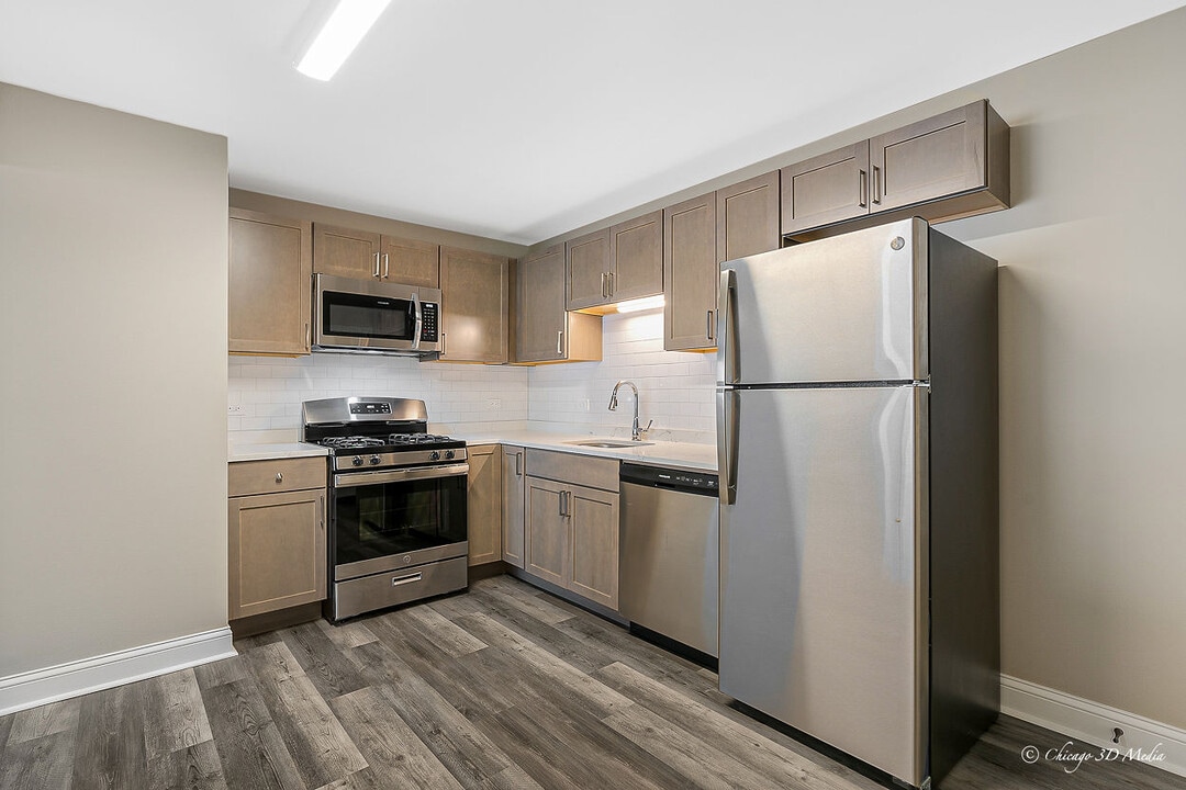 6904 W Gunnison St, Unit 1 in Harwood Heights, IL - Building Photo