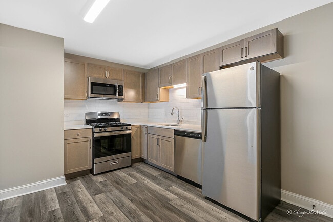6904 W Gunnison St, Unit 1