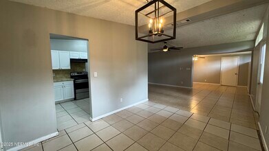 1053 Cherbourg Ave E in Jacksonville, FL - Building Photo - Building Photo