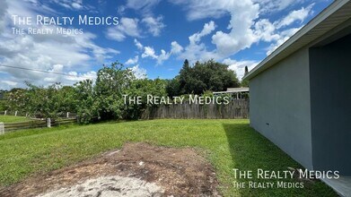 1242 Halber Ave NW in Palm Bay, FL - Building Photo - Building Photo