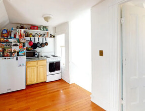 7 Winthrop Shore Dr, Unit 3 in Winthrop, MA - Building Photo - Building Photo