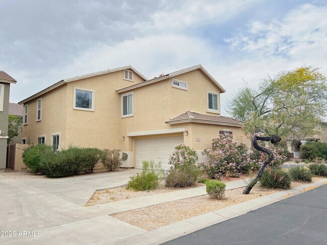 3041 W Darien Way in Phoenix, AZ - Building Photo - Building Photo