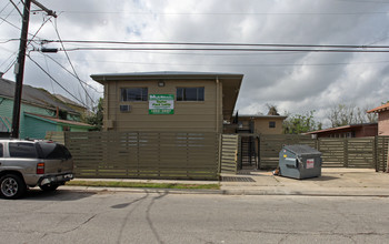 Taylor Park Apartments in New Orleans, LA - Building Photo - Building Photo