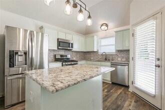 335 Hidden Brook Ln in Round Rock, TX - Building Photo - Building Photo