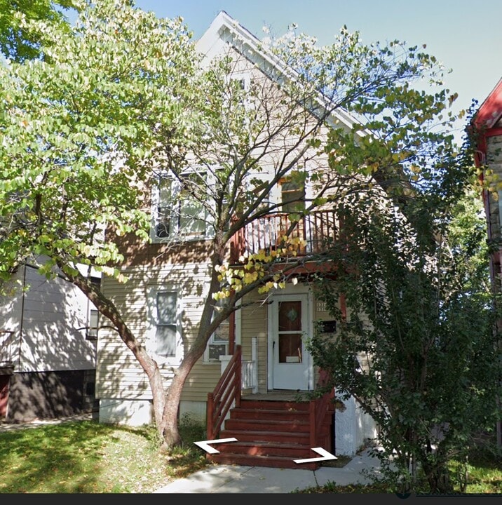 1314 W Hayes Ave in Milwaukee, WI - Foto de edificio