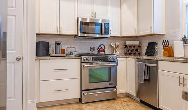 property at 5929 Milne Blvd