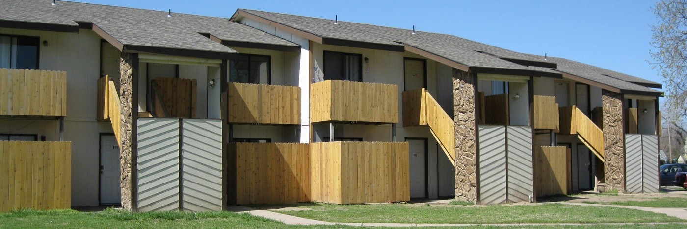 Stone Edge Apartments in Wichita, KS - Building Photo