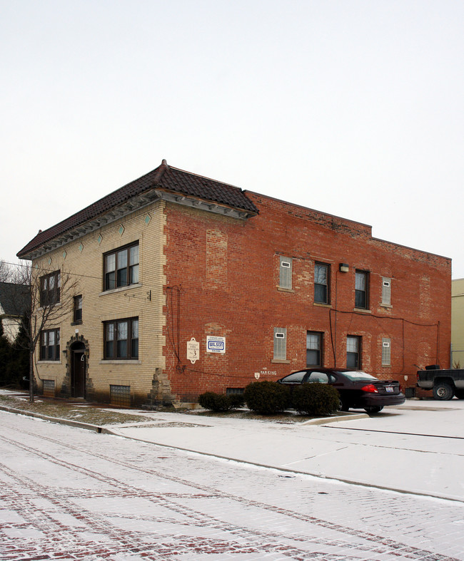 207 Myrtle Pl in Akron, OH - Building Photo - Building Photo