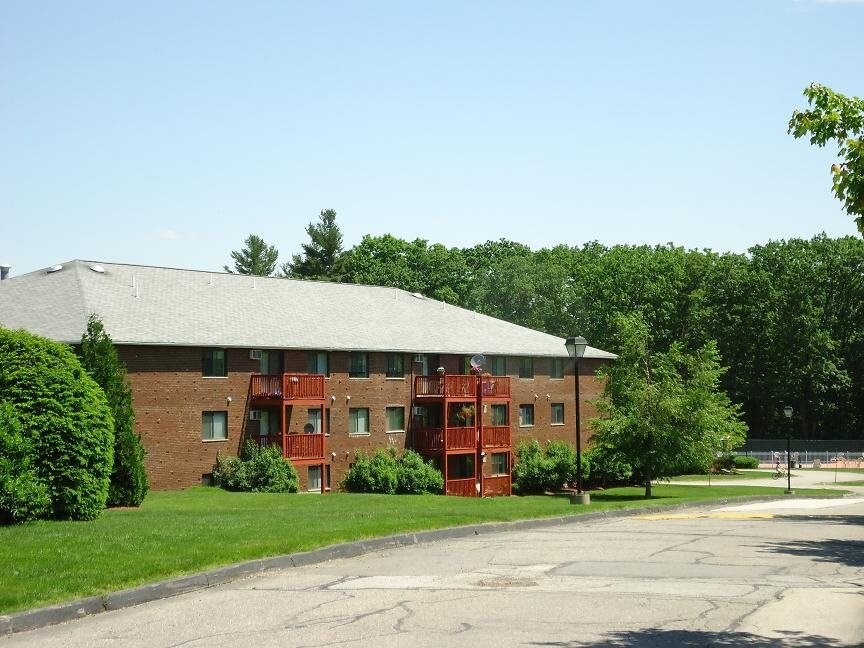 98 Powers St-Unit -223 in Milford, NH - Building Photo