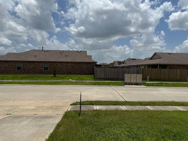 4711 Forest Hurst Glen