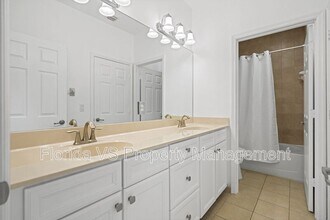 10016 NW 89th Terrace in Doral, FL - Building Photo - Building Photo