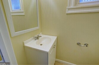 2331 Guilford Ave in Baltimore, MD - Foto de edificio - Building Photo