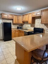 52 Valley St in Wakefield, MA - Building Photo