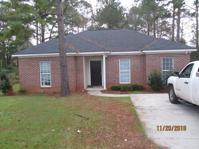 202 Glade Ln in Albany, GA - Building Photo - Building Photo