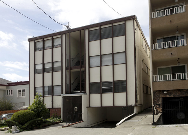 Euclid Avenue Apartments in Oakland, CA - Foto de edificio - Building Photo