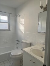 15 Berges Ave in Stamford, CT - Foto de edificio - Building Photo