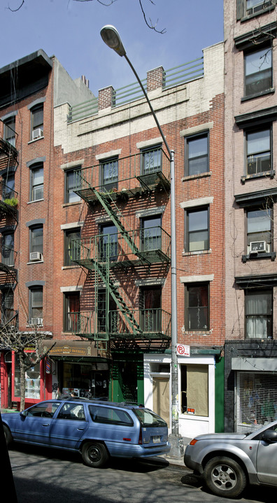 439 E 9th St in New York, NY - Building Photo