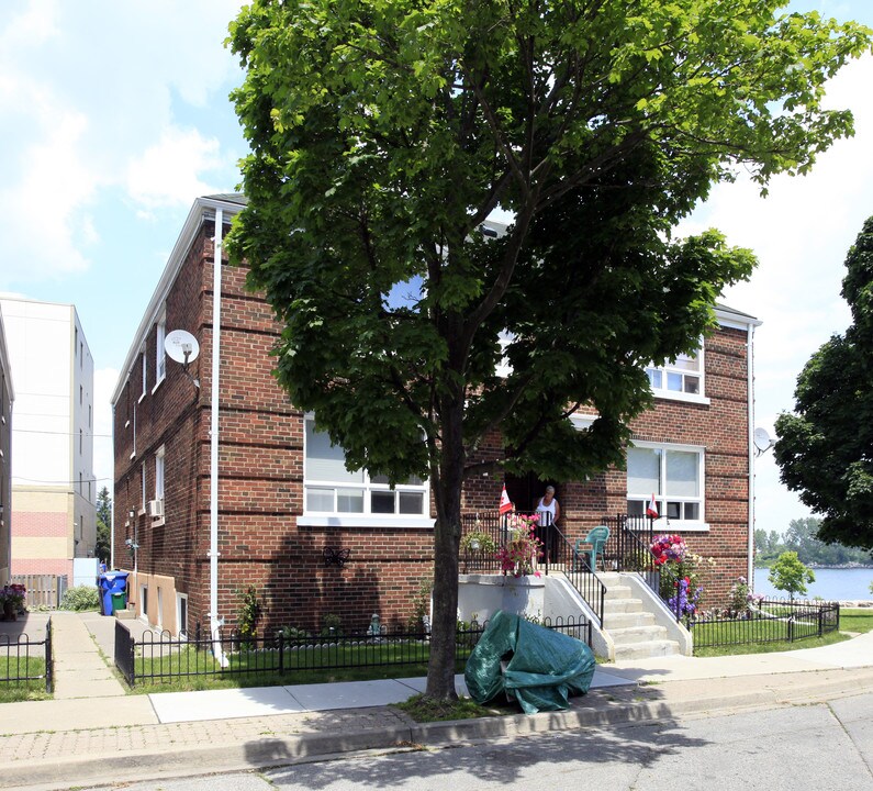 25 Norris Cres in Toronto, ON - Building Photo