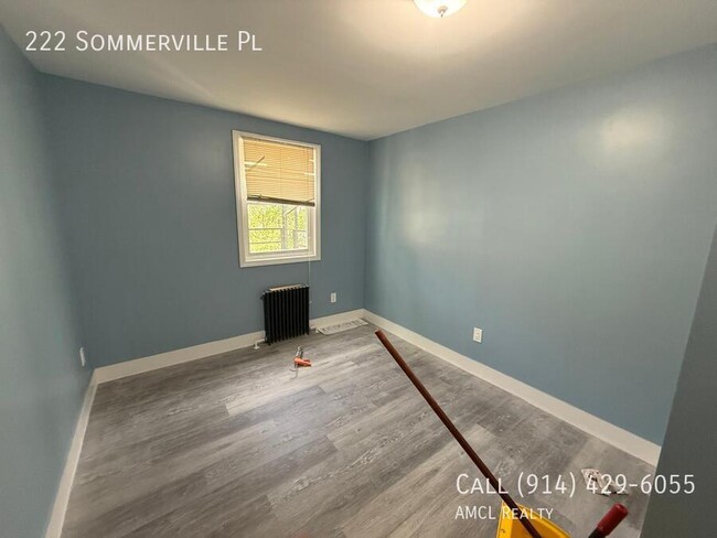 property at 222 Sommerville Pl