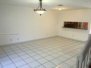 16134 Emerald Cove Rd in Weston, FL - Building Photo - Building Photo