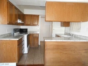 3520 Cambridge St in Las Vegas, NV - Building Photo - Building Photo