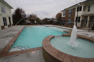 Highpointe on Meridian in Carmel, IN - Foto de edificio - Building Photo