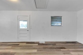 920 N 3rd Ave in Munday, TX - Building Photo - Building Photo