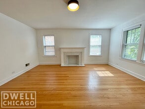 5805 N Richmond St, Unit 3 in Chicago, IL - Foto de edificio - Building Photo