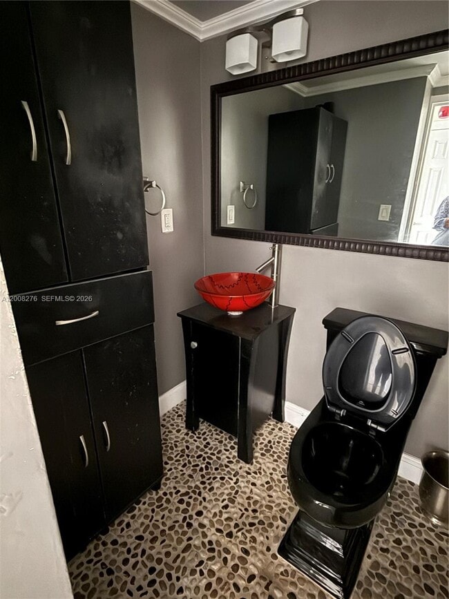 property at 5313 Collins Ave