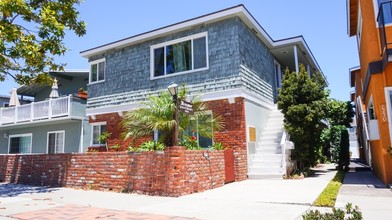 Miramar Apartments in Newport Beach, CA - Foto de edificio - Building Photo