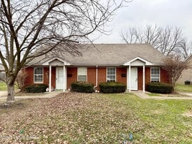 230 Harrison St in Scottsburg, IN - Building Photo